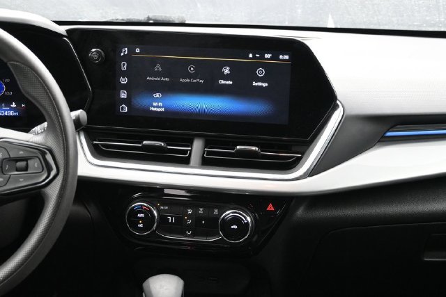 Used 2024 Chevrolet Trax LT FWD image 7