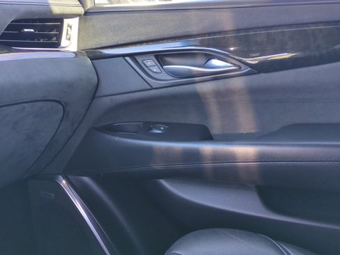 Used 2019 Cadillac Escalade ESV Platinum image 16