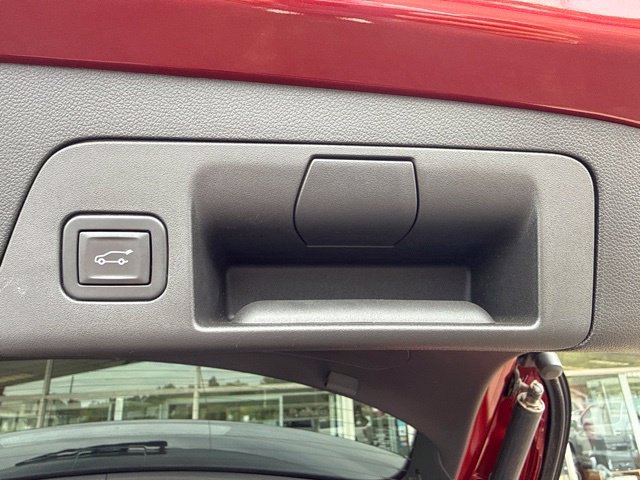 Used 2021 Buick Envision Essence w/ Sport Touring Package FWD image 21