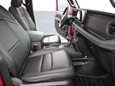 Used 2024 Jeep Wrangler Unlimited Rubicon image 27