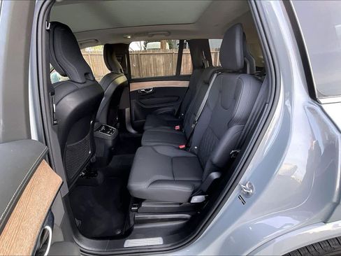 Used 2025 Volvo XC90 B6 Core w/ Protection Package Premier image 29