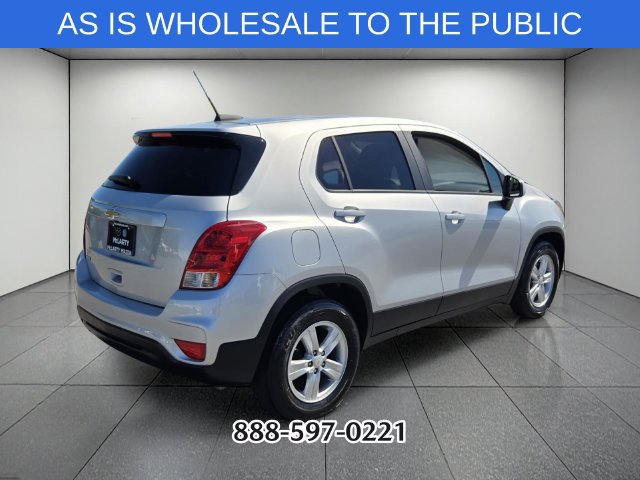 Used 2020 Chevrolet Trax LS w/ Tint and Cruise Package FWD image 5