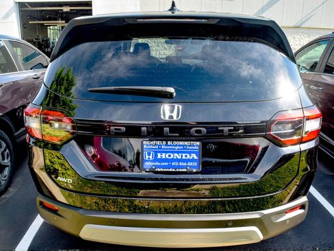 Used 2025 Honda Pilot EX-L image 6