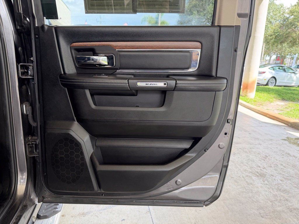 Used 2019 RAM 1500 Laramie w/ Convenience Group AWD/4WD image 37