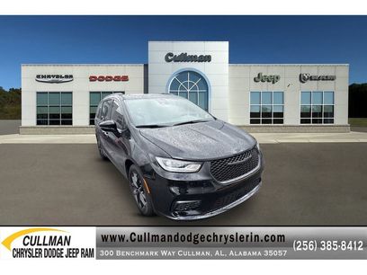 New 2026 Chrysler Pacifica Limited w/ S Appearance Package