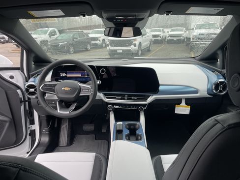New 2026 Chevrolet Equinox EV LT FWD image 29