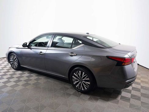Certified 2023 Nissan Altima 2.5 SV FWD image 6