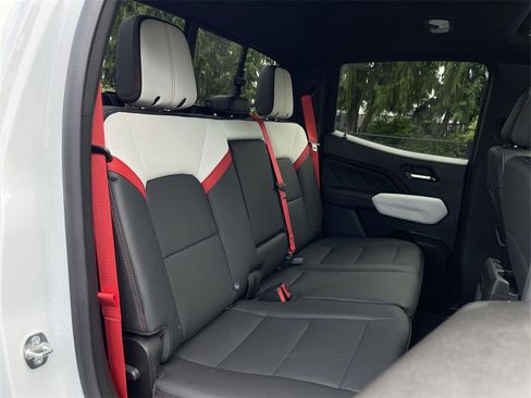 New 2025 GMC Canyon AT4 w/ AT4X Package image 28