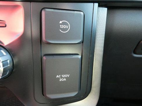 Certified 2022 Ford F150 Platinum w/ Equipment Group 701A High image 34