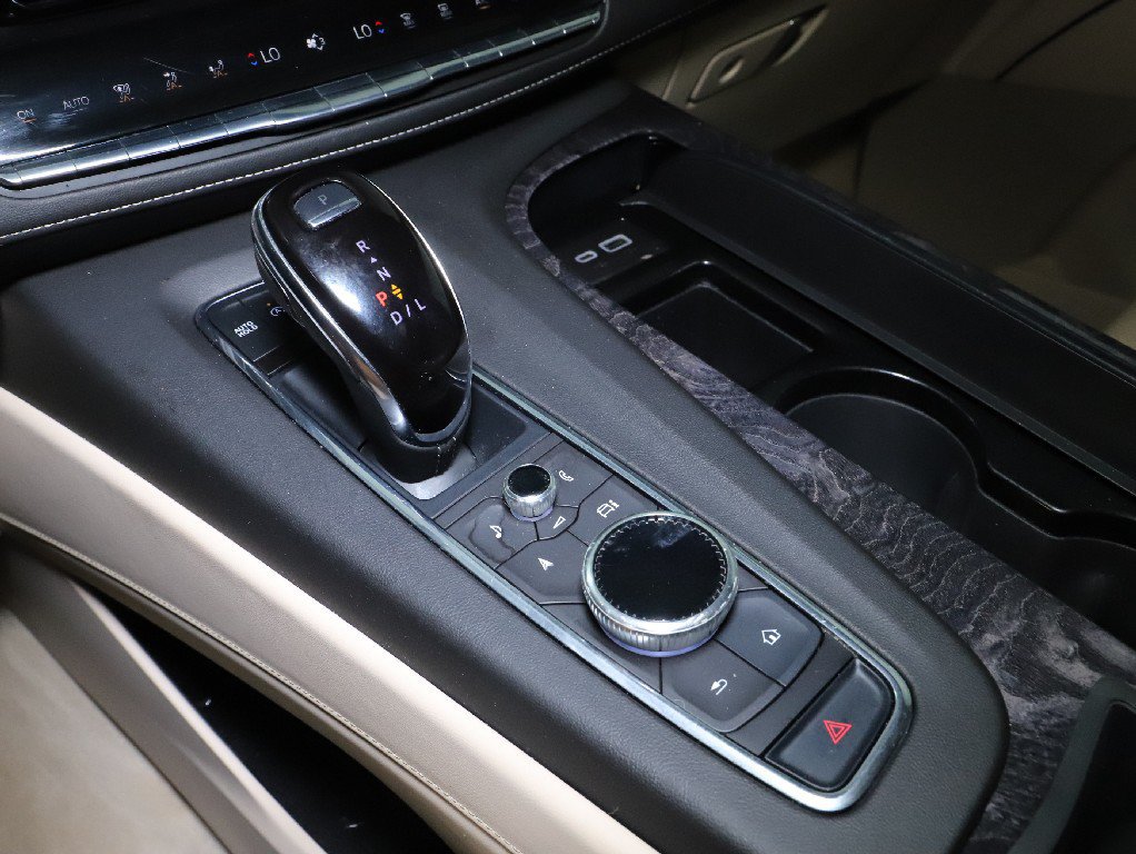 Used 2023 Cadillac Escalade Premium Luxury AWD/4WD image 34