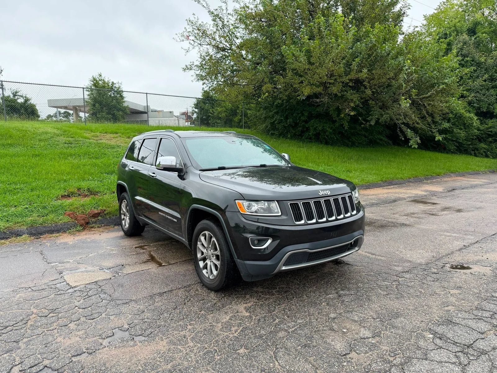 Used 2015 Jeep Grand Cherokee Limited AWD/4WD image 2