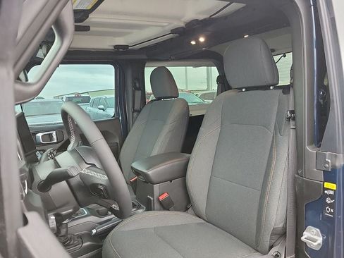 Used 2025 Jeep Wrangler Sport AWD/4WD image 11