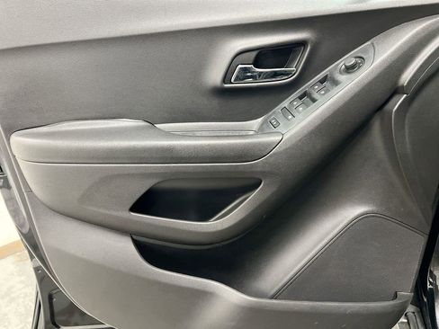 Used 2020 Chevrolet Trax LT FWD image 20