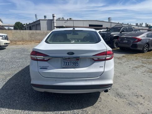 Used 2017 Ford Fusion Energi SE image 6