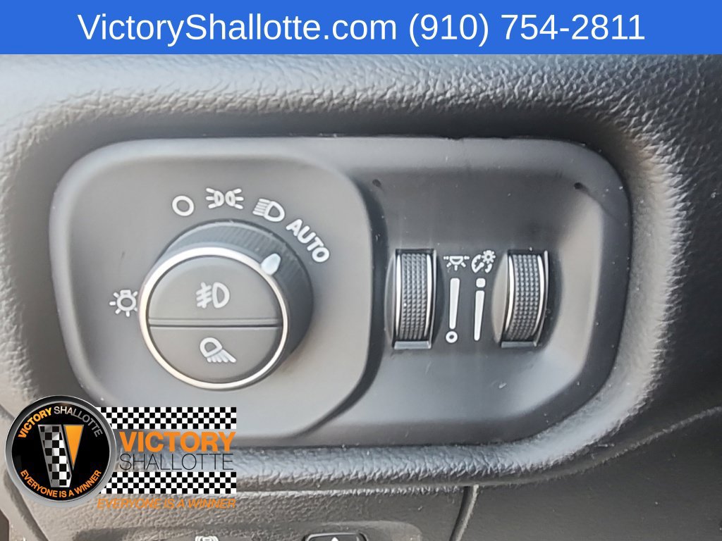 Used 2025 RAM 1500 Big Horn AWD/4WD image 16