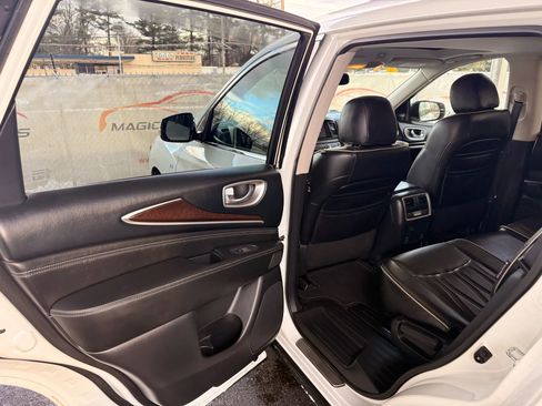 Used 2018 INFINITI QX60 3.5 Sport Utility 4D w/ Deluxe Technology Package image 17