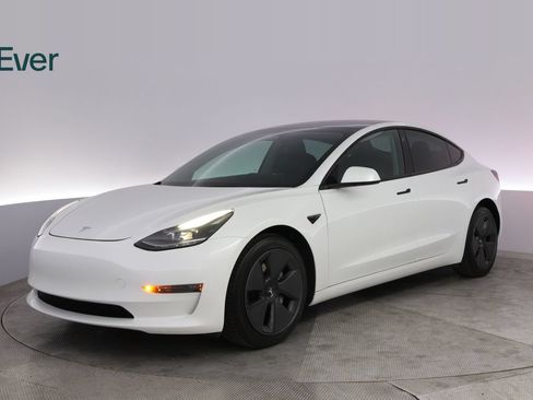 Used 2023 Tesla Model 3 Standard Range RWD image 2