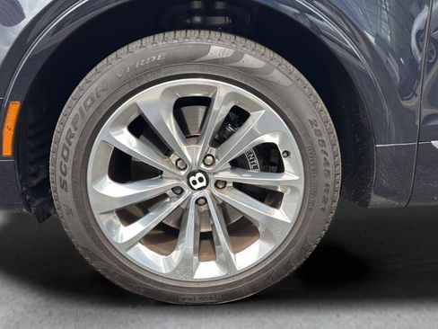 Certified 2022 Bentley Bentayga image 19