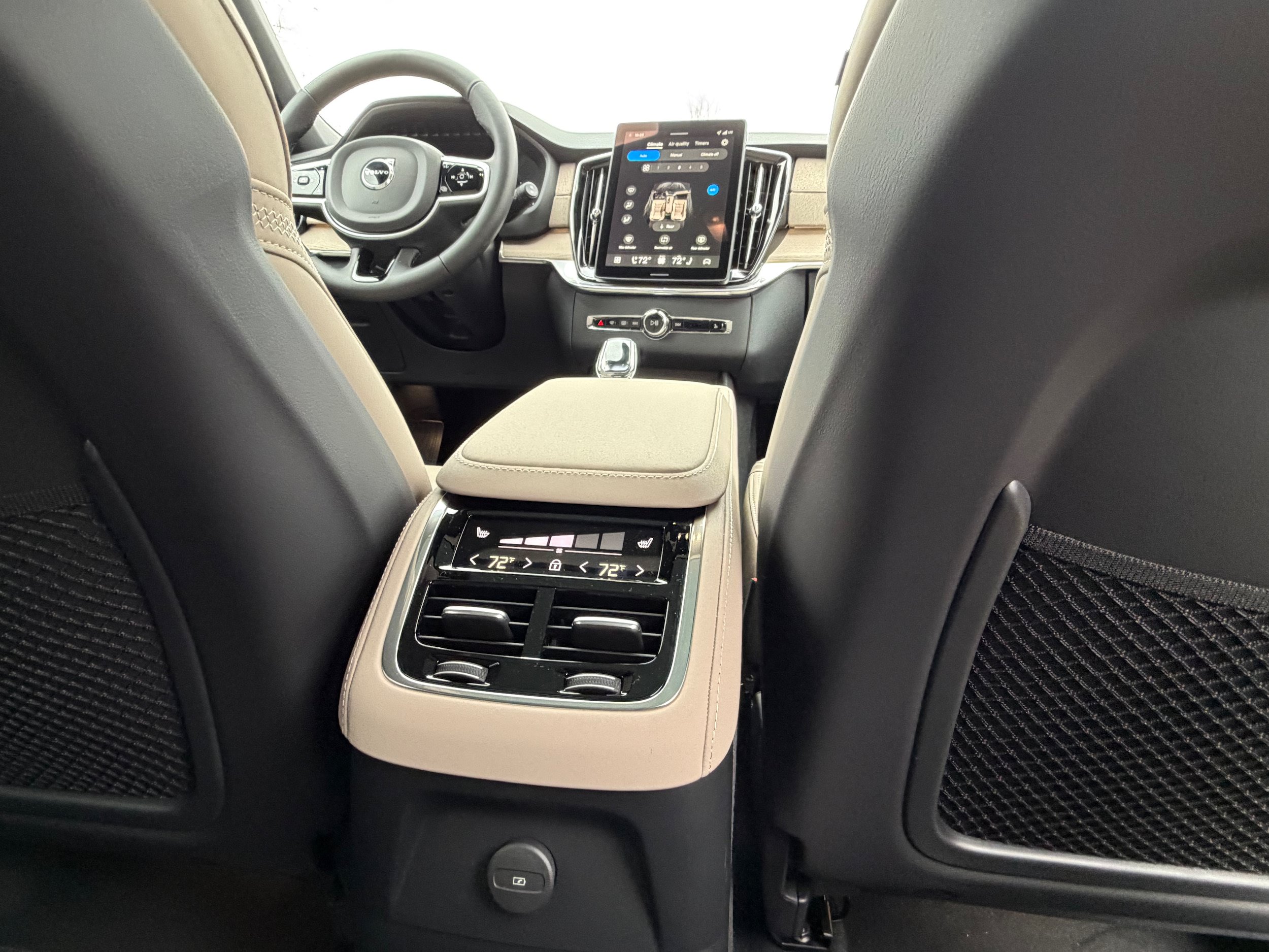 New 2026 Volvo XC90 T8 Plus w/ Protection Package Premier AWD/4WD image 12