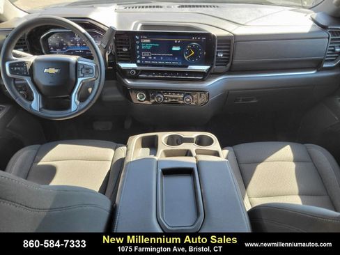 Used 2024 Chevrolet Silverado 1500 LT image 11