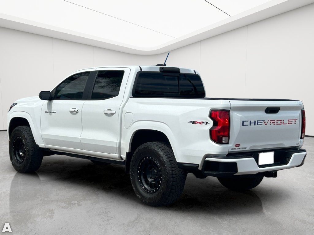 Used 2024 Chevrolet Colorado LT w/ LT Convenience Package AWD/4WD image 4