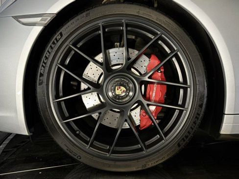 Used 2018 Porsche 911 Carrera GTS RWD image 28