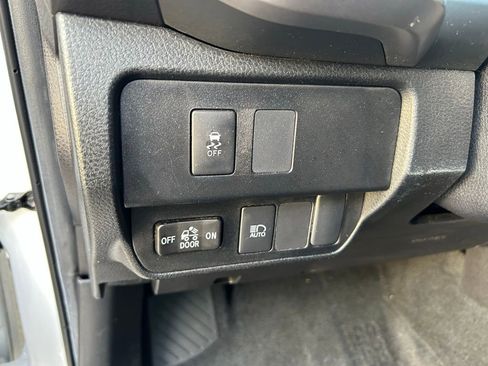 Used 2023 Toyota Tacoma SR5 RWD image 18