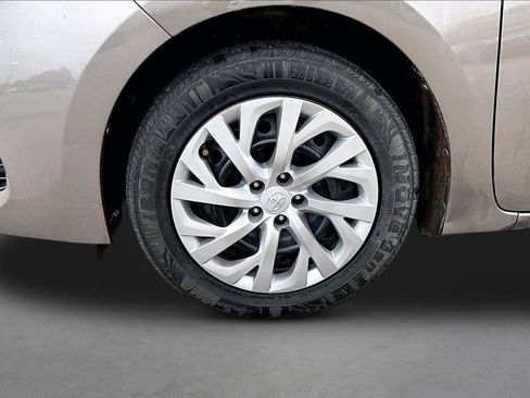Used 2017 Toyota Corolla LE w/ Carpet Mat Package (TMS) FWD image 8