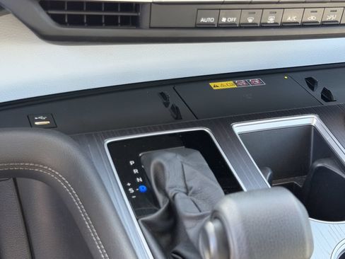 Certified 2025 Toyota Sienna LE FWD image 27