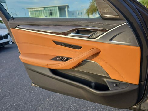 Used 2023 BMW 540i w/ Premium Package image 16