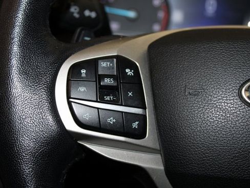 Used 2021 Ford Explorer XLT w/ Equipment Group 202A image 21