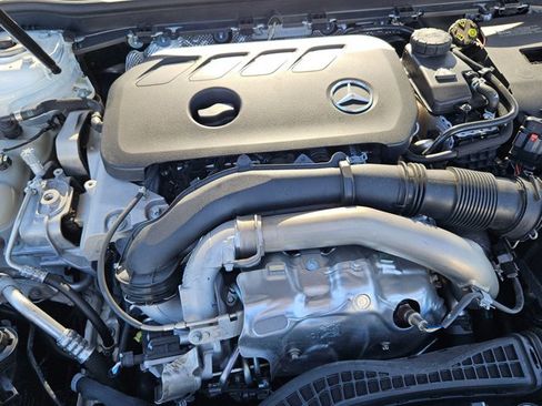 Used 2025 Mercedes-Benz CLA 250 4MATIC image 23