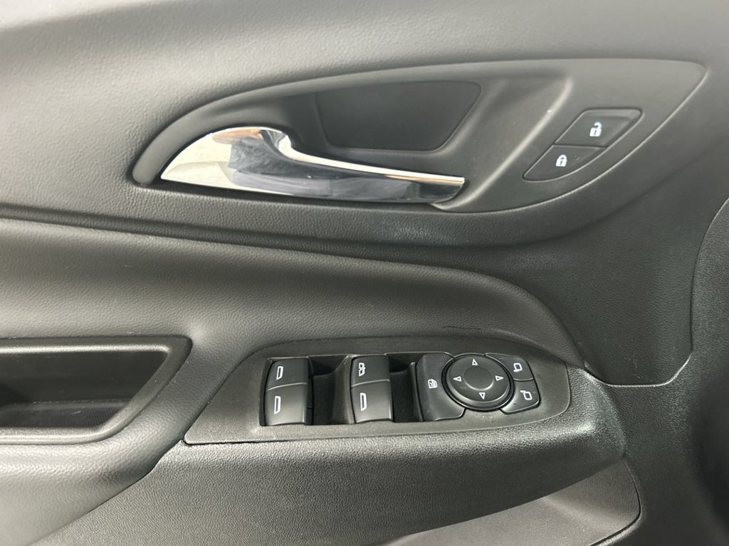 Certified 2024 Chevrolet Equinox LT AWD/4WD image 11