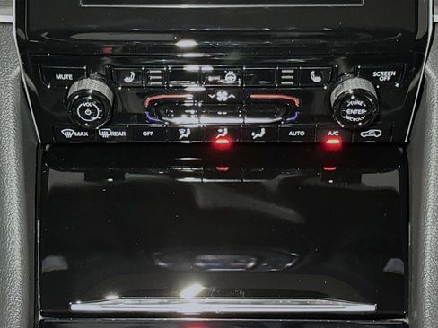 New 2025 Jeep Grand Cherokee L Altitude AWD/4WD image 11