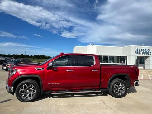 Used 2024 GMC Sierra 1500 SLT AWD/4WD image 3