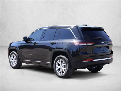 Used 2022 Jeep Grand Cherokee Limited AWD/4WD image 9