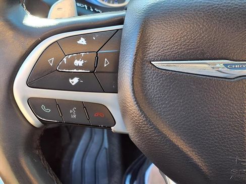 Used 2016 Chrysler 200 Limited image 7