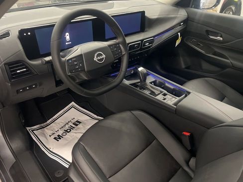 New 2026 Nissan Sentra SR w/ SR Premium Package FWD image 29