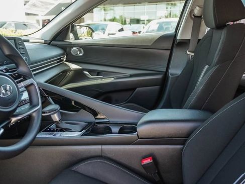 Certified 2023 Hyundai Elantra Blue FWD image 18