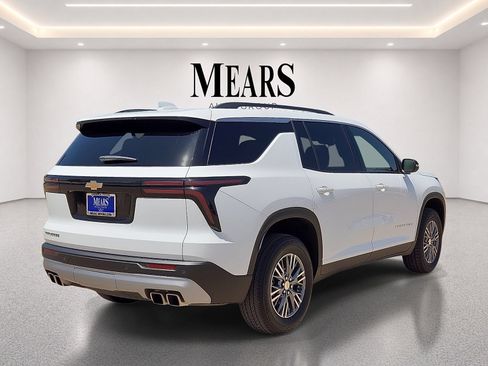 Used 2025 Chevrolet Traverse LT FWD image 5