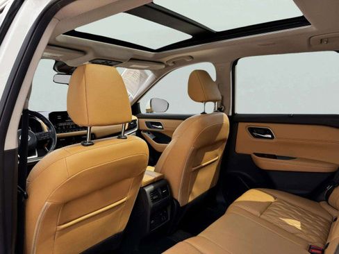 Used 2021 Nissan Rogue Platinum image 34