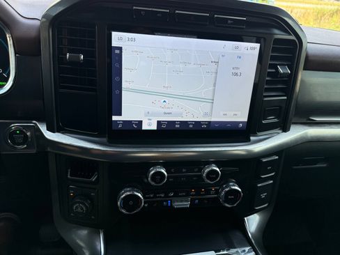 Used 2023 Ford F150 Lariat AWD/4WD image 16