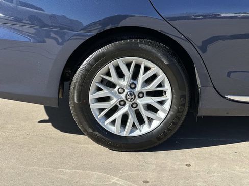 Used 2017 Toyota Camry LE image 30