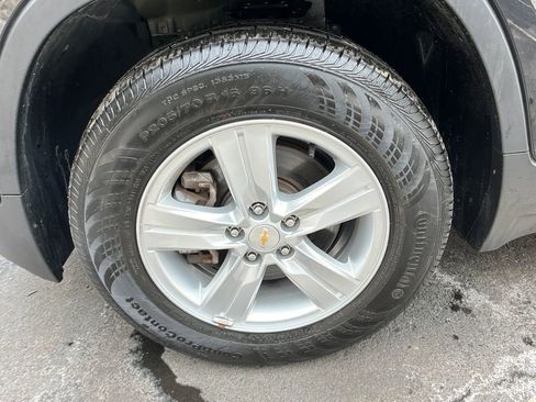 Used 2022 Chevrolet Trax LT w/ LT Convenience Package image 23