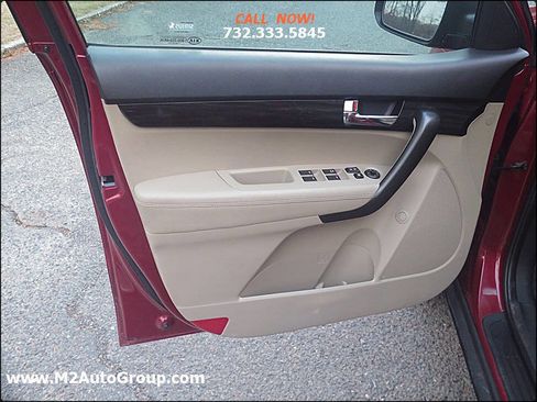 Used 2011 Kia Sorento LX image 16
