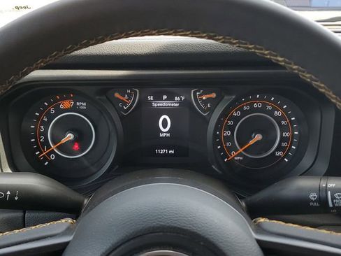 Certified 2025 Jeep Wrangler Sport image 24