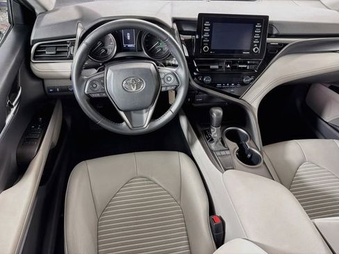 Used 2022 Toyota Camry SE FWD image 27