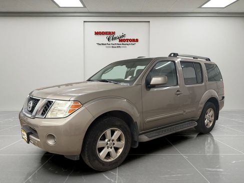 Used 2009 Nissan Pathfinder SE image 3