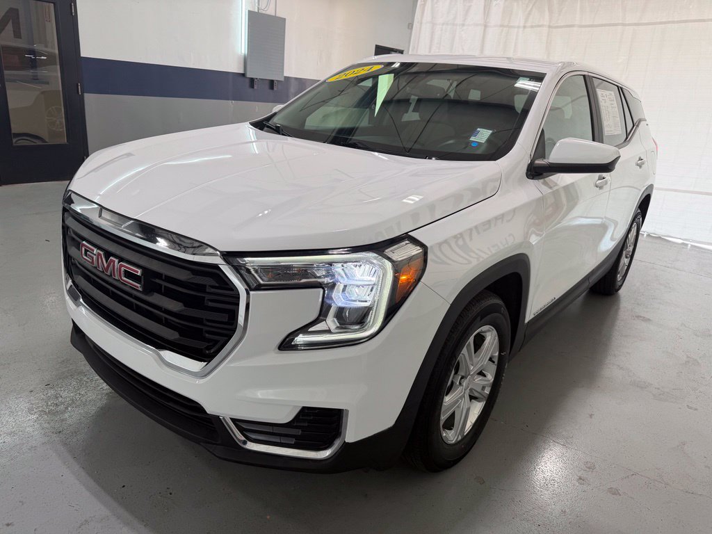 Used 2024 GMC Terrain SLE FWD image 35