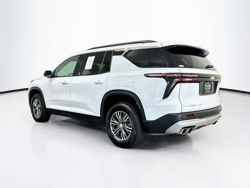 Used 2025 Chevrolet Traverse LT AWD/4WD image 5